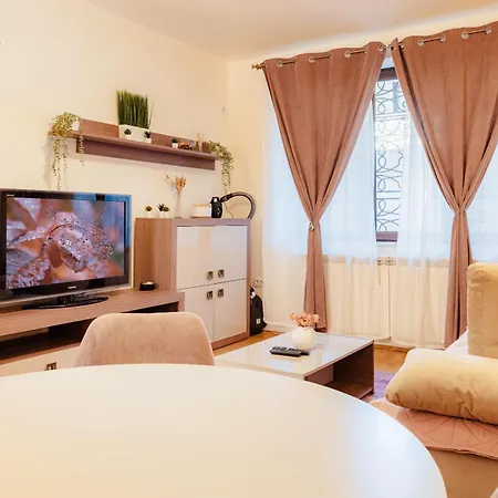 Apartamento Free Parking Downtown Boutique Garden Unirii Bucarest