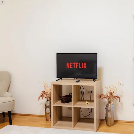 Free Parking Downtown Boutique Garden Unirii Бухарест